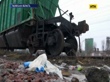 На Львовщине в вагоне щебня из Ровенской области обнаружили труп младенца