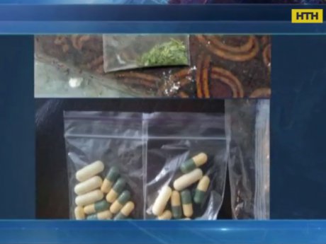 На Полтавщине во время обыска копы обнаружили у местного жителя наркотики и оружие