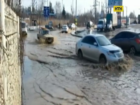 Из-за таяния снега Винница превратилась в Венецию