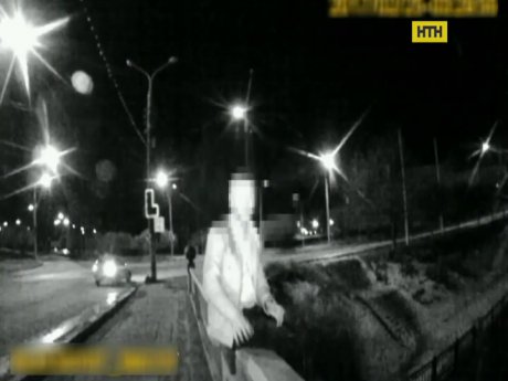 В Сумах неравнодушные прохожие и полицейские спасли самоубийцу