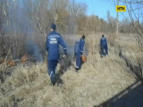 Випалювання трави на Херсонщині спричинило 10 пожеж