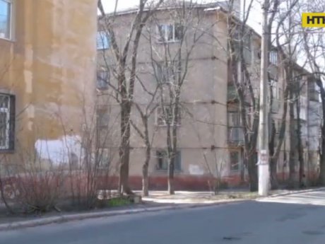 Шестирічна дівчинка випала з вікна третього поверху в Маріуполі