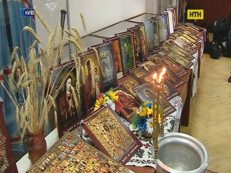 В Лавре освятили иконы для паломников в Иерусалим