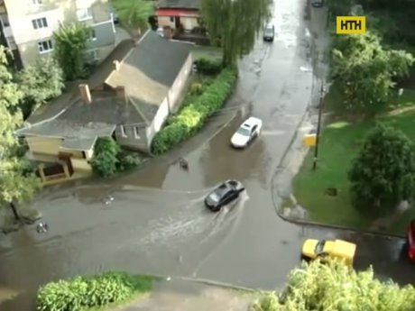 Обильный ливень затопил Луцк