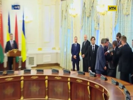 Главного пограничника голый бюст довел до реанимации