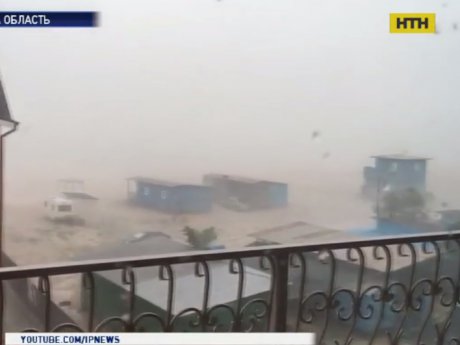 Настоящий ураган бушует на Запорожье в Кирилловке