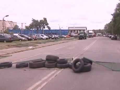 В столице ночью снесли целую автостоянку