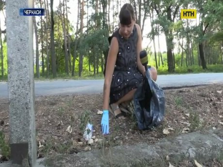 Толока в Черкассах - волонтеры убирали берег Днепра