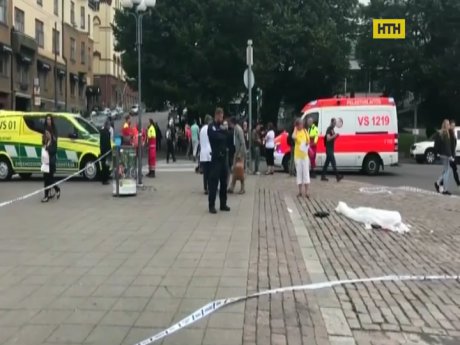 В Финляндии мужчина с ножом напал на прохожих