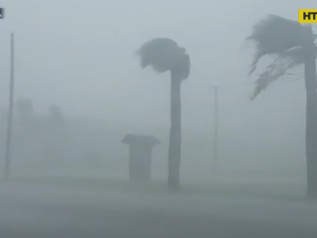 По меньшей мере 15 человек пострадали от урагана "Харви" в США