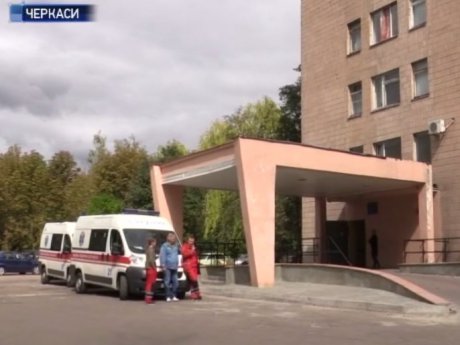 Черкащани вимагають від місцевої влади забезпечити третю міську лікарню медикаментами