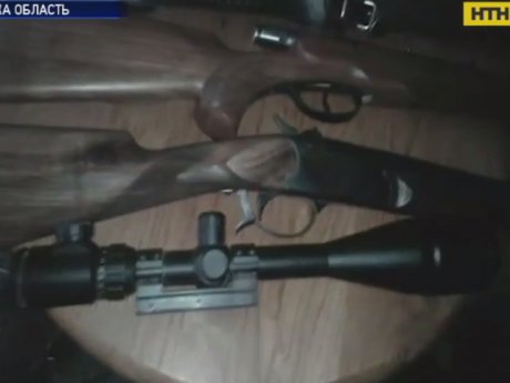 Мешканець Чернівецької області облаштував справжню зброярню у приміщенні власного гаража