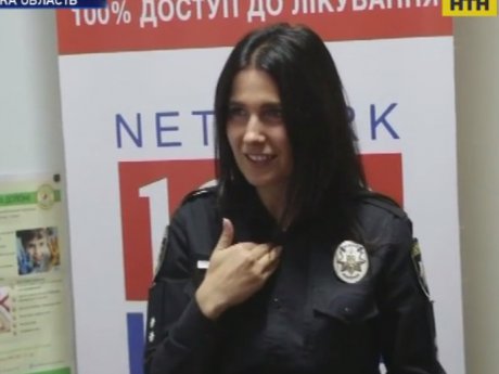 Патрульные полицейские Кривого Рога осваивают язык жестов