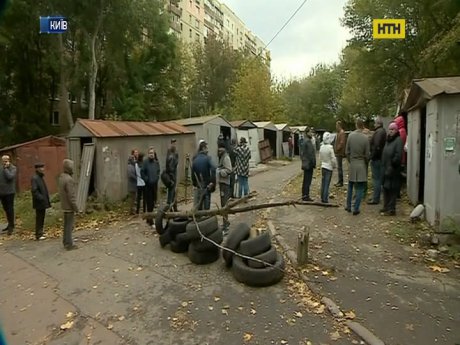 Кияни повстали проти знесення гаражів