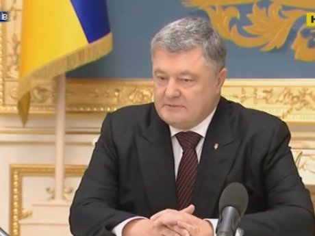 Підвищеним пенсіям бути: Президент України Петро Порошенко підписав закон про пенсійну реформу