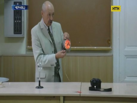 Викладач фізики та астрономії з Чернівців визнаний кращим педагогом України