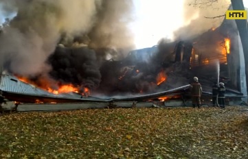 На Київщині згоріла дитяча спортивна школа