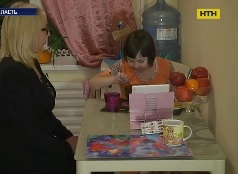 Шкільний скандал: батьки забрали доньку із закладу, та покинули місто через погрози