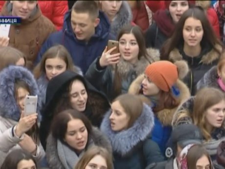 В Виннице прошел самый массовый флешмоб исполнения песни "Щедрик"
