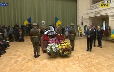 На Байковому кладовищі Києва попрощалися з Леонідом Каденюком