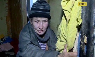 Киевлянка 15 лет терроризирует соседей фекалиями, бомжами и крысами
