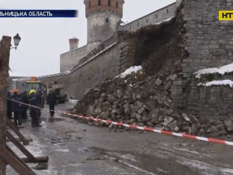 В Каменце-Подольском обвалилась часть одноименной крепости