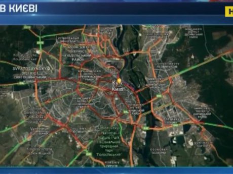 Из-за метели Киев остановился в многокилометровых пробках