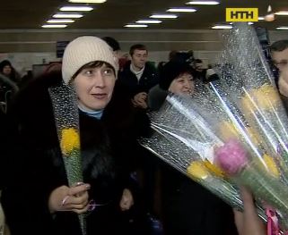 Пассажиров столичной подземки поздравили с 1 марта