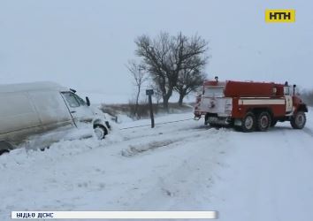 Комунальники й досі долають наслідки негоди