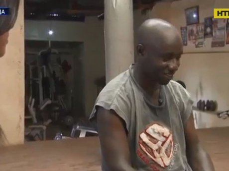 Незрячий боксер из Африки стал знаменитым на весь мир
