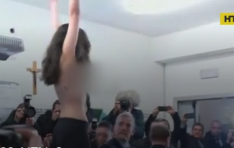 Сільвіо Берлусконі під прицілом українського руху Femen