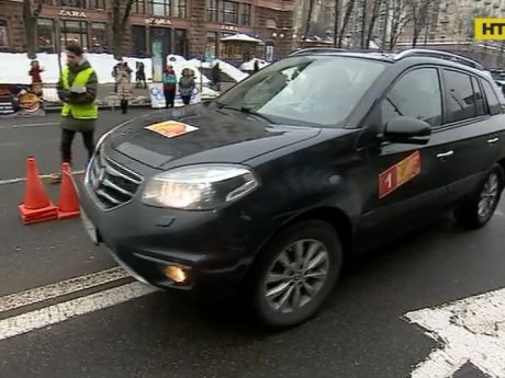 В столице женщины, которые ездят за рулем, соревновались в ралли