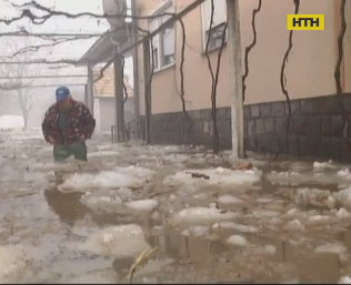 Из-за паводка на Закарпатье объявлено штормовое предупреждение