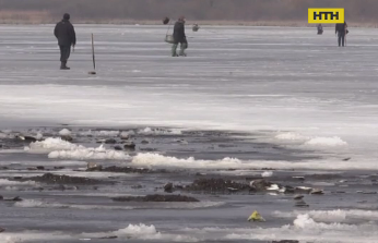 Украинские рыбаки рискуют жизнью ради улова