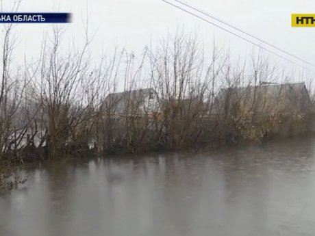 На Сумщині тала вода затопила приватні будинки
