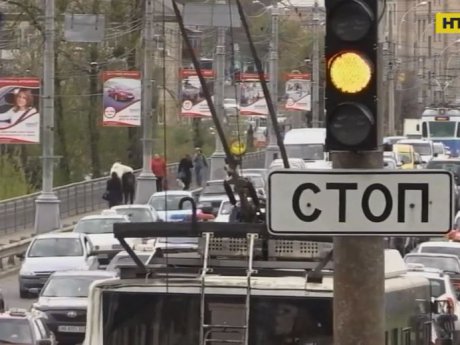 После Криворожской аварии чиновники заговорили об отмене желтого сигнала светофора