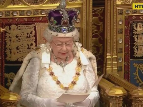 Вся Великобритания празднует день рождения королевы