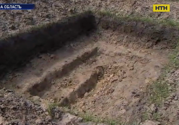 Черные археологи разворовали городище древнерусского периода в Киевской области