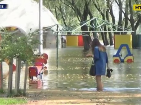 В Чернигове наводнение лишило горожан единственного пляжа