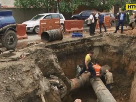 Одесити вже майже добу без води