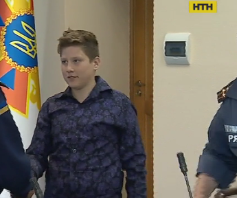 У Києві нагородили 15-річного хлопця, який врятував людей від вогню