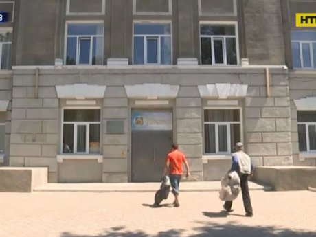 Полиция продолжает поиски вандалов, которые разбили мемориальную доску Жукову в Харькове
