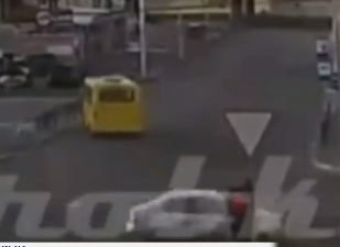 В Києві маршрутка на смерть збила жінку на пішохідному переході