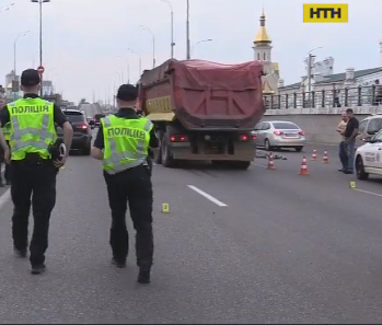 У столиці пішохід лишився без голови, перебігаючи дорогу