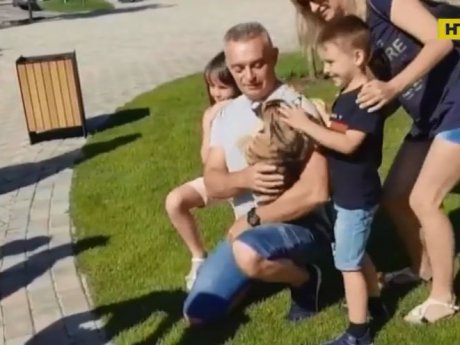 В Одеському біопарку 2-місячного тигра перетворили на живу іграшку для туристів
