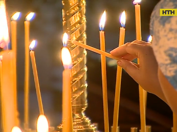 Православные верующие празднуют праздник Петра и Павла