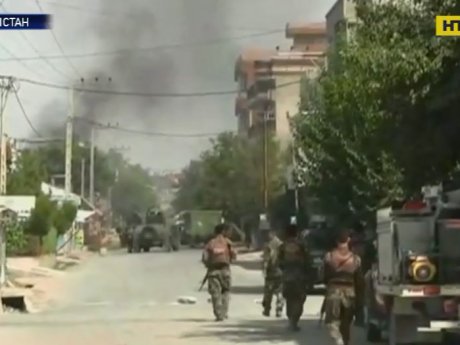 Бойовики атакували Центр підготовки акушерок в афганському Джалалабаді