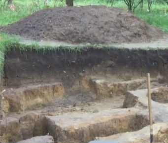 Семиярусний цвинтар знайшли в центрі Чернігова