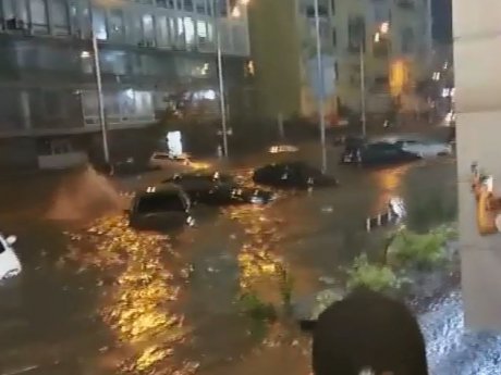 Киевские водители из-за дождей намерены судиться с властью