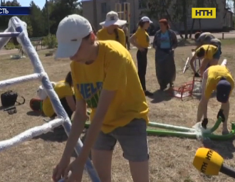 Молодь з усієї України поїхала прибирати села на Черкащині